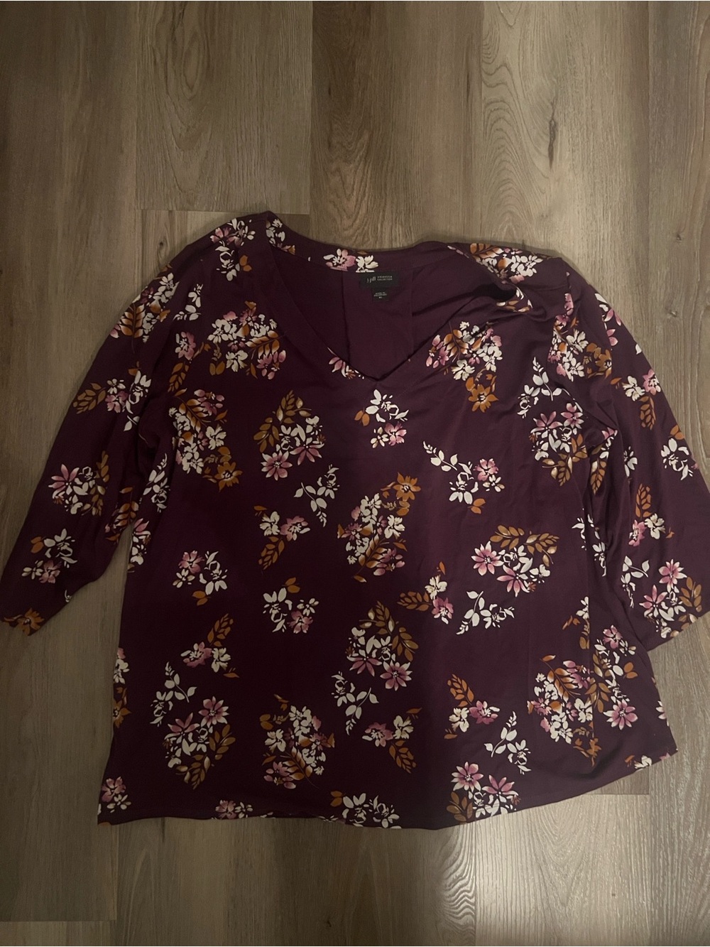 Women's V-Neck Floral Top - Burgundy